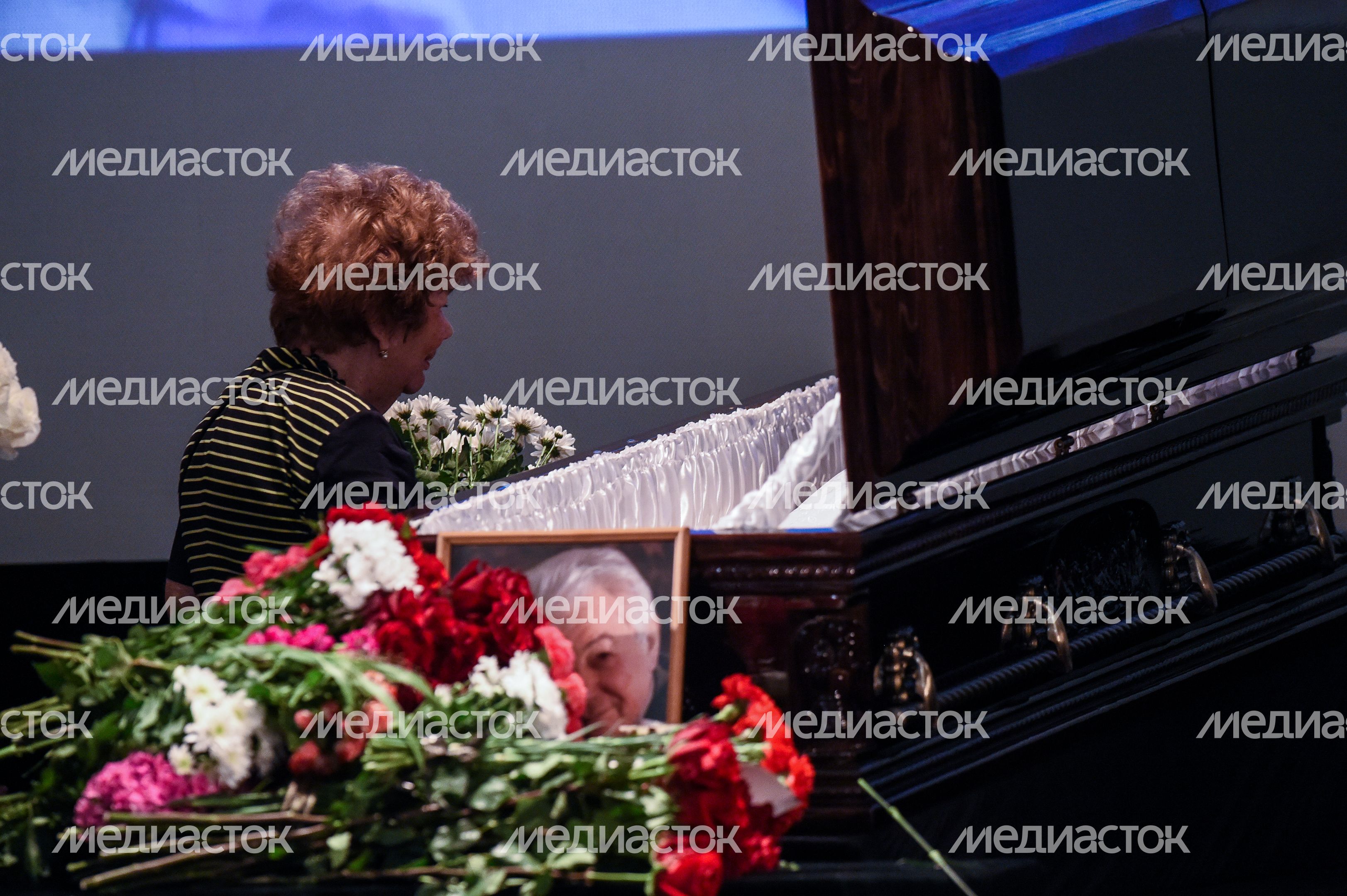 Церемония прощания с писателем Владимиром Войновичем в Москве Церемония прощания с писателем Владимиром Войновичем в Москве