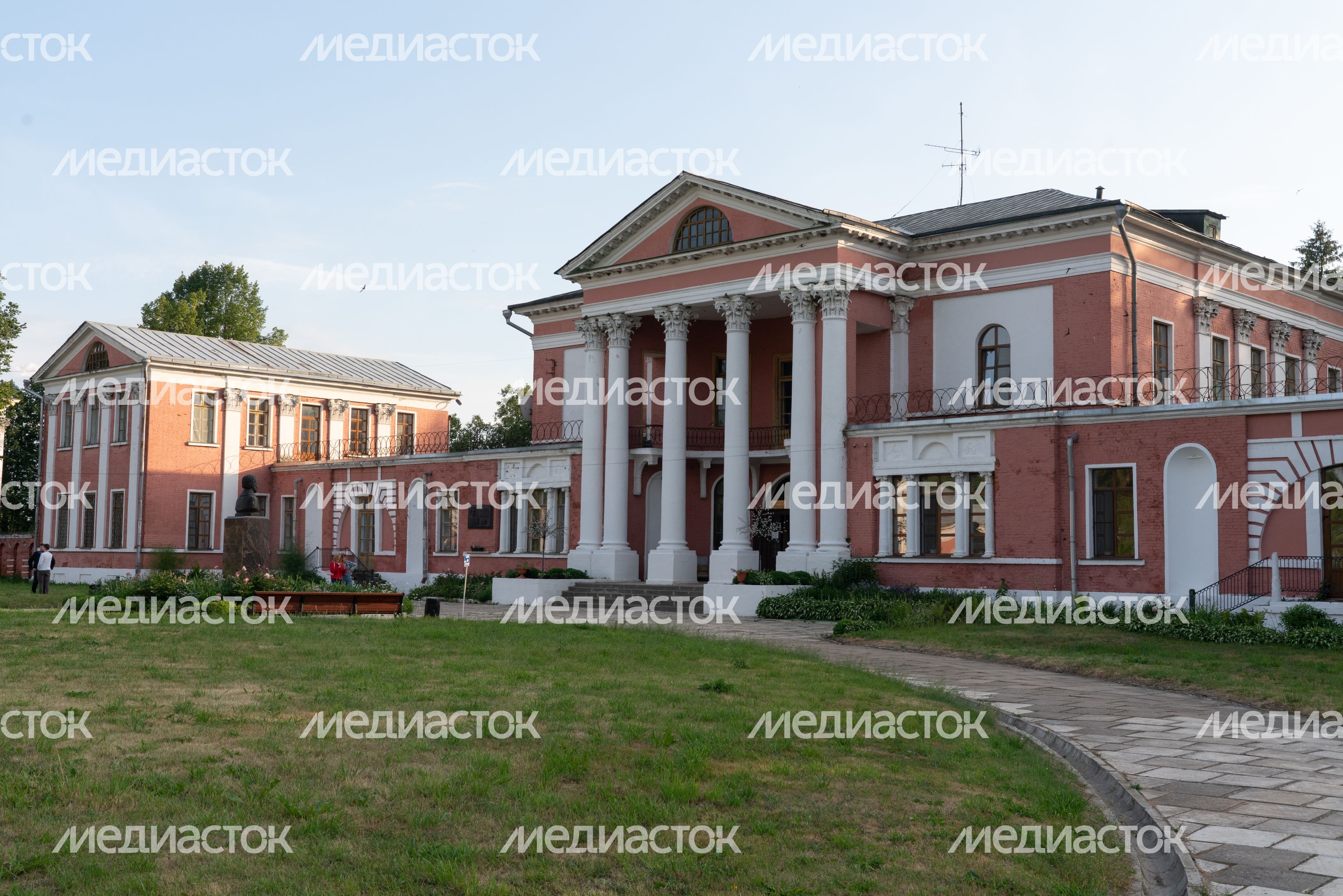 Имение Гончаровой Имение Гончаровой