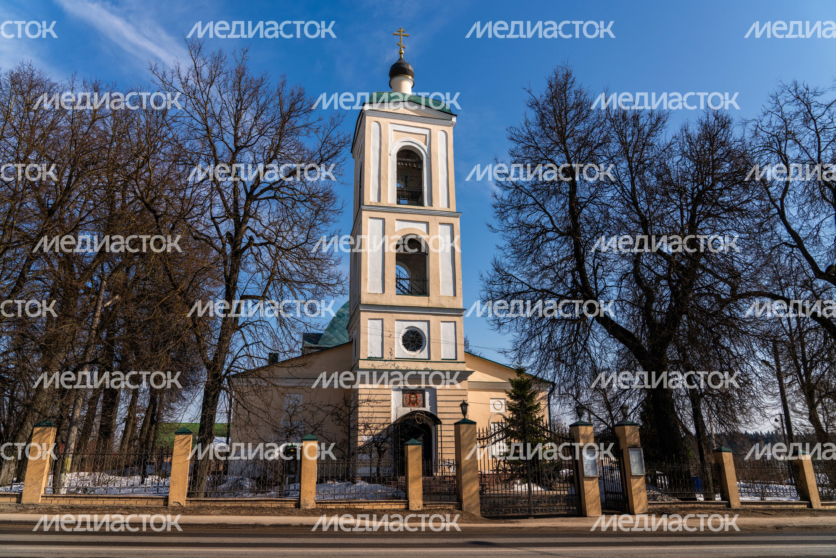 Церковь Преображения Господня в селе Крымское Одинцовского округа Церковь Преображения Господня в селе Крымское Одинцовского округа