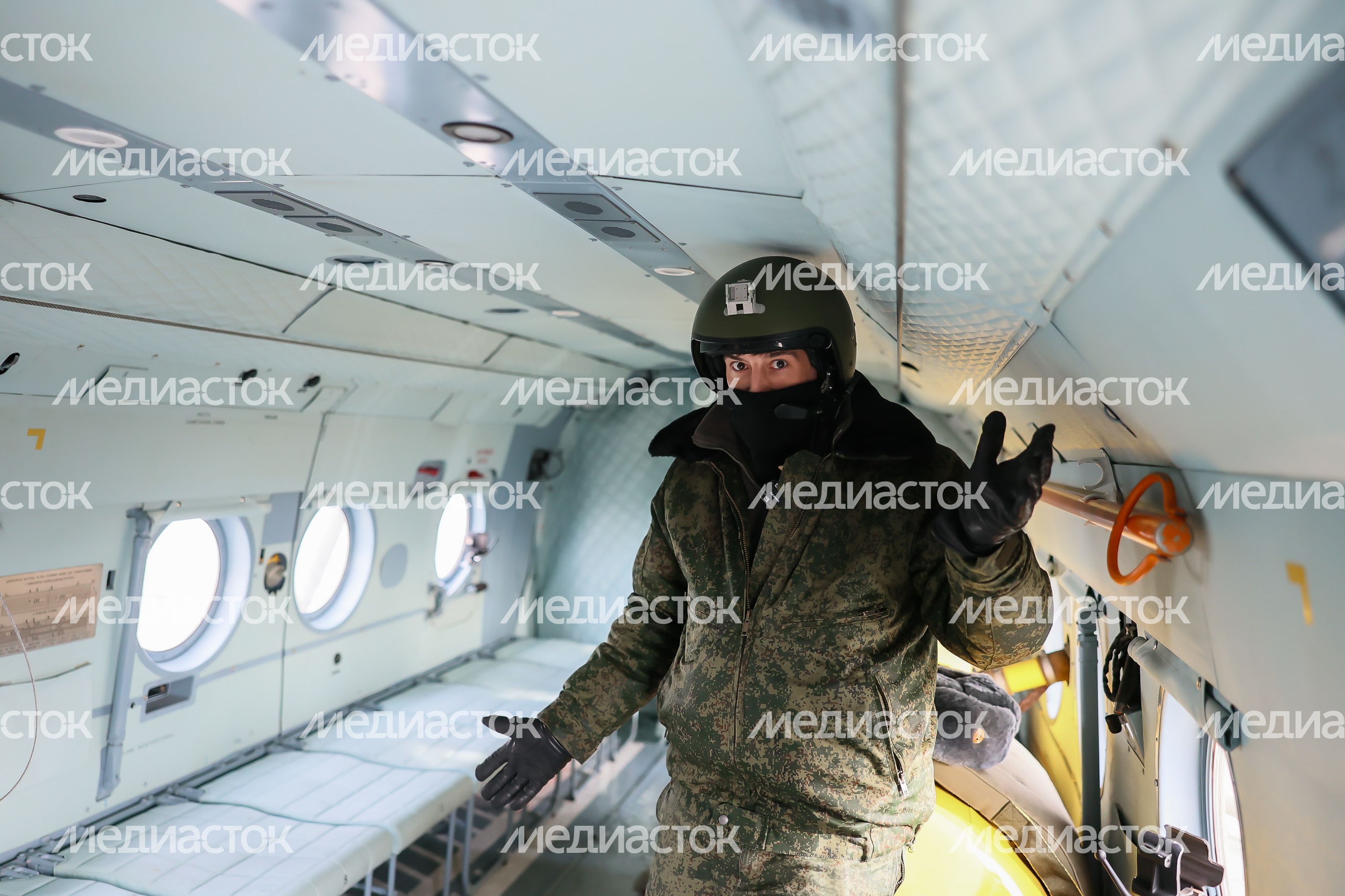 Губернатор поблагодарил военнослужащих вертолетной эскадрильи