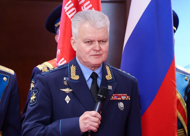 Родственникам легендарного лётчика Николая Терёхина передали "Золотую Звезду" Героя России