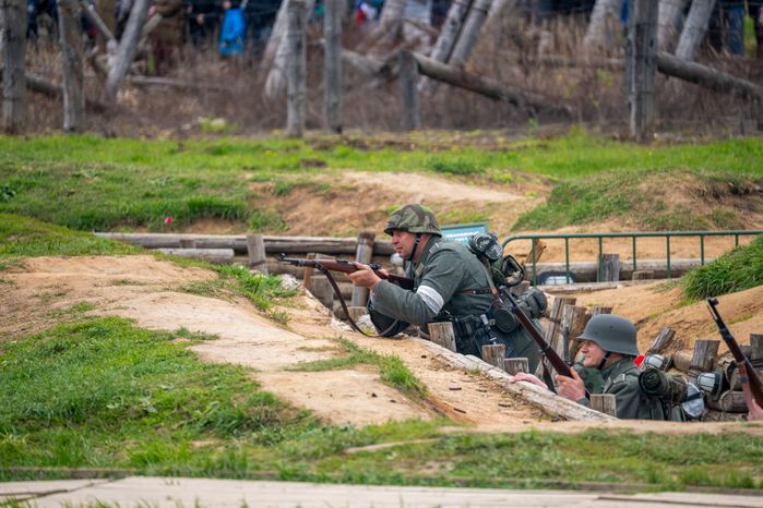 Военно-историческая реконструкция «Штурм Кенигсберга» в День Победы в парке «Патриот» Одинцовского округа