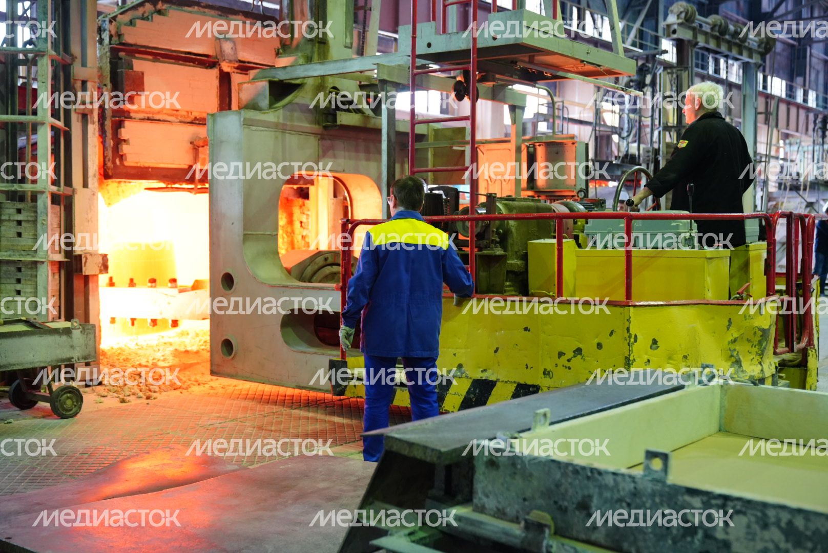 Посещение губернатором завода оптического стекла в Лыткарино