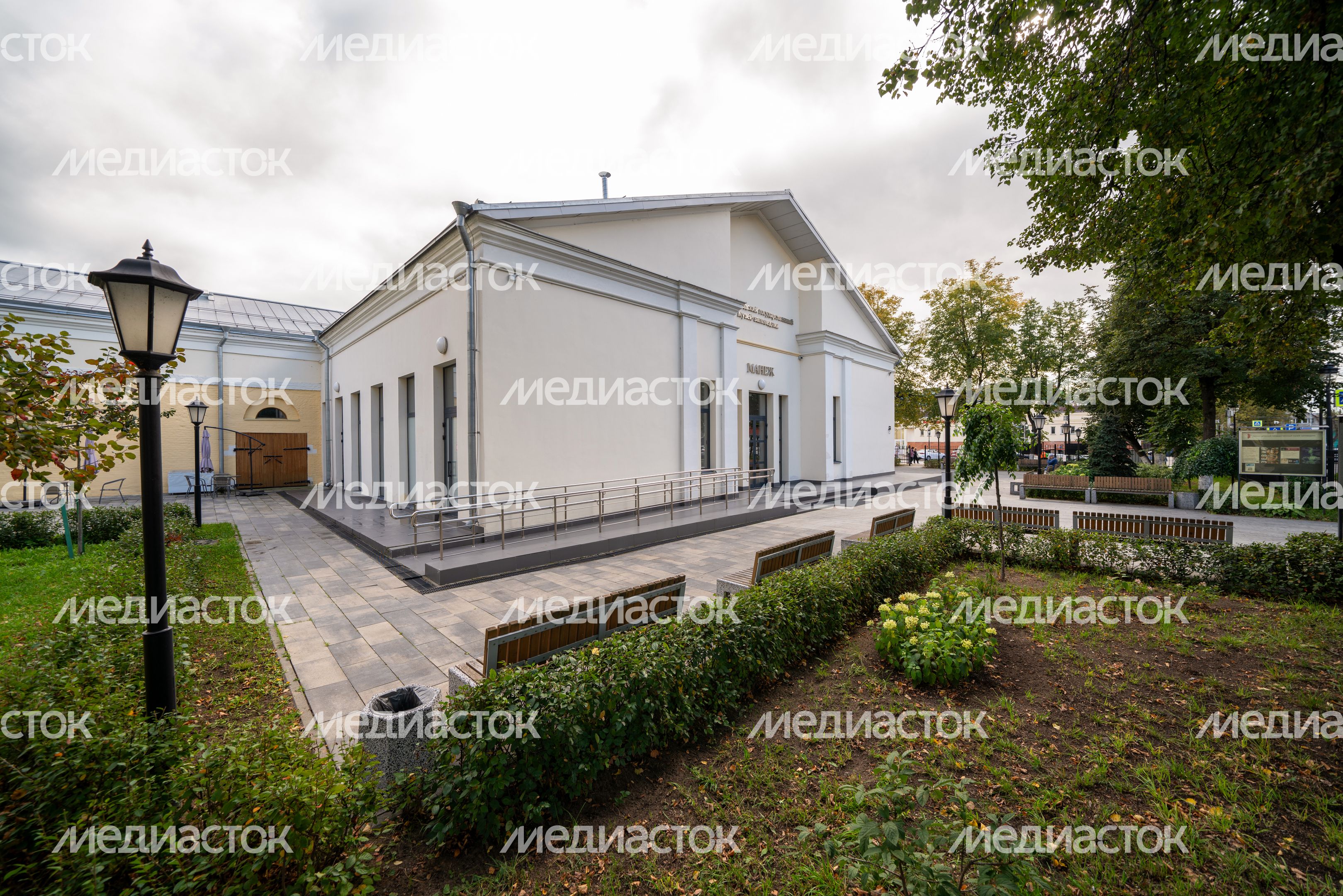 Звенигородский манеж - главное выставочное пространство Звенигорода Звенигородский манеж - главное выставочное пространство Звенигорода