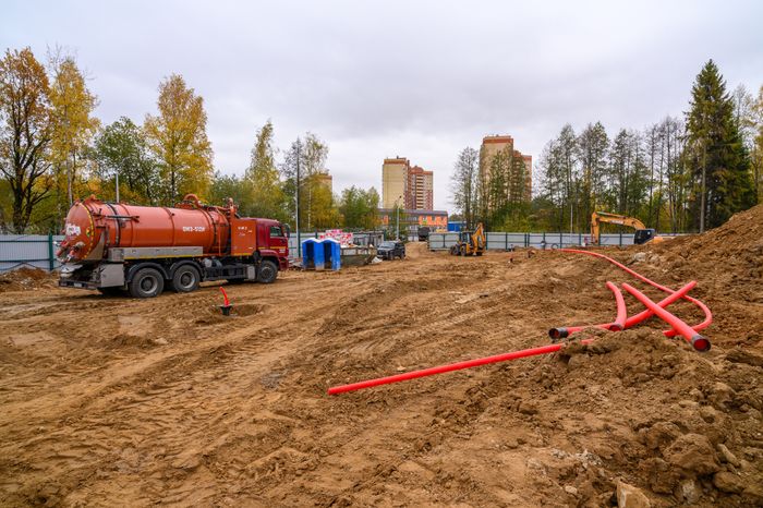 Спецтехника на строительстве водопровода во Фрязино