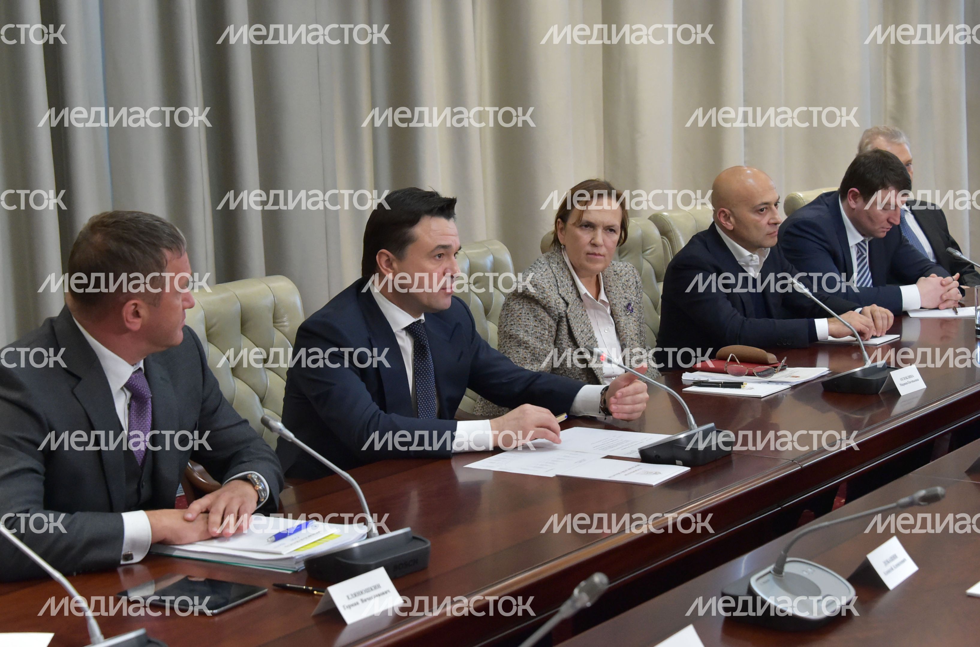 А. Воробьев подписал с застройщиками хартию о сотрудничестве А. Воробьев подписал с застройщиками хартию о сотрудничестве