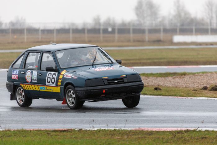 Открытие сезона ралли-кросса на гоночной трассе ADM Raceway в Мячково округа Люберцы