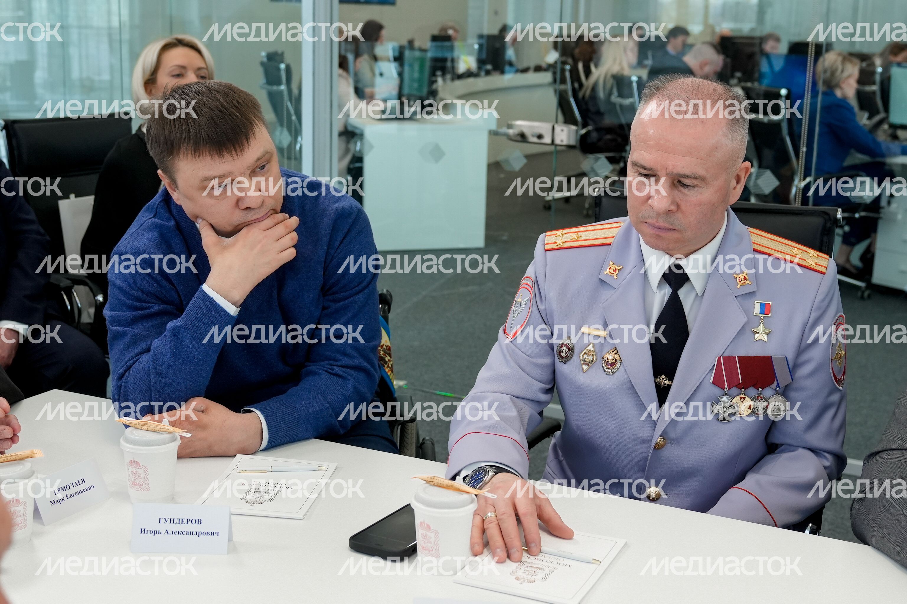Встреча губернатора с членами Общественного совета образовательной программы "Герои Подмосковья" Встреча губернатора с членами Общественного совета образовательной программы "Герои Подмосковья"