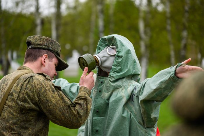 Военно-патриотическая игра «Юнармия, вперед!», посвященная Дню Победы, в Горках Ленинских