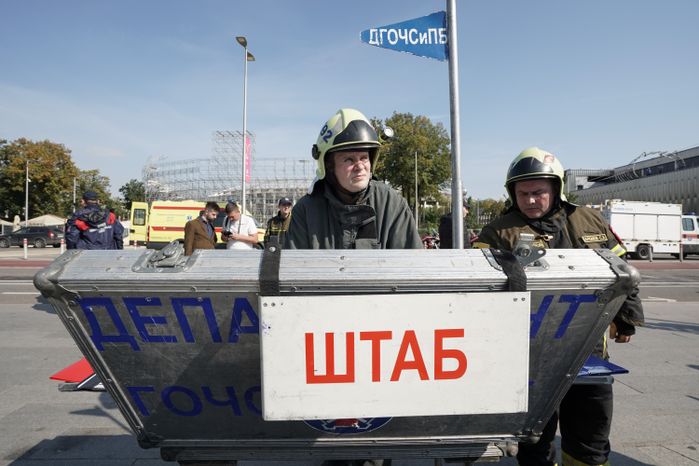 Учения спасателей на канатной дороге на Воробьевых горах