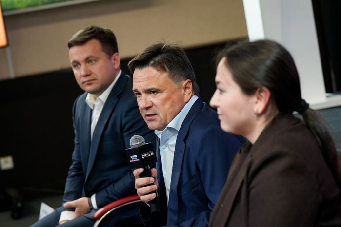 Андрей Воробьев встретился с участниками образовательной программы "Герои Подмосковья"