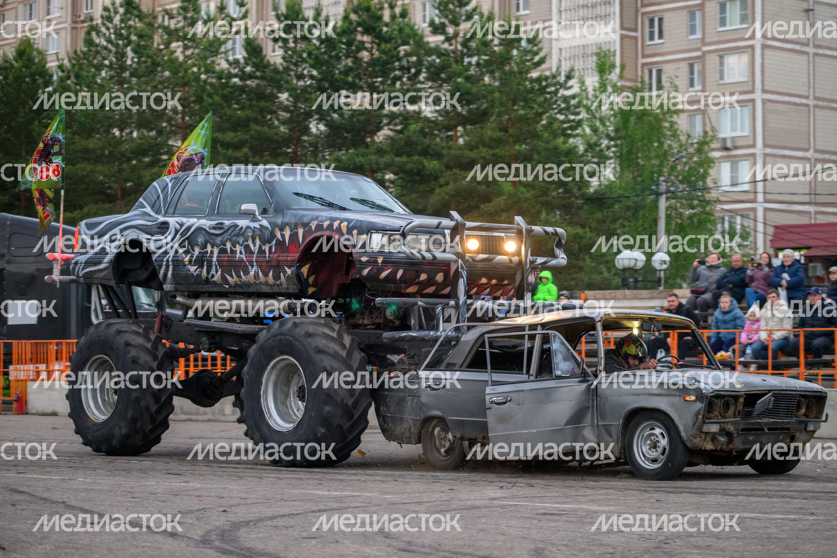 Экстремальная программа, яркие эмоции, адреналин и безумные трюки на шоу каскадеров в Чехове Экстремальная программа, яркие эмоции, адреналин и безумные трюки на шоу каскадеров в Чехове