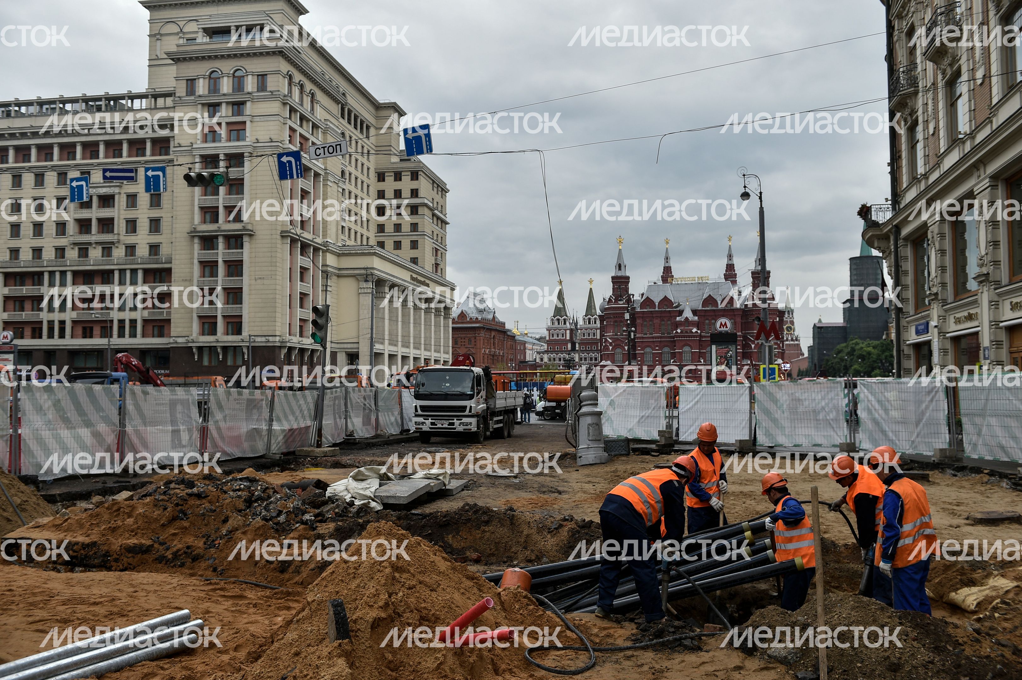 Дорожные работы на Тверской улице в Москве