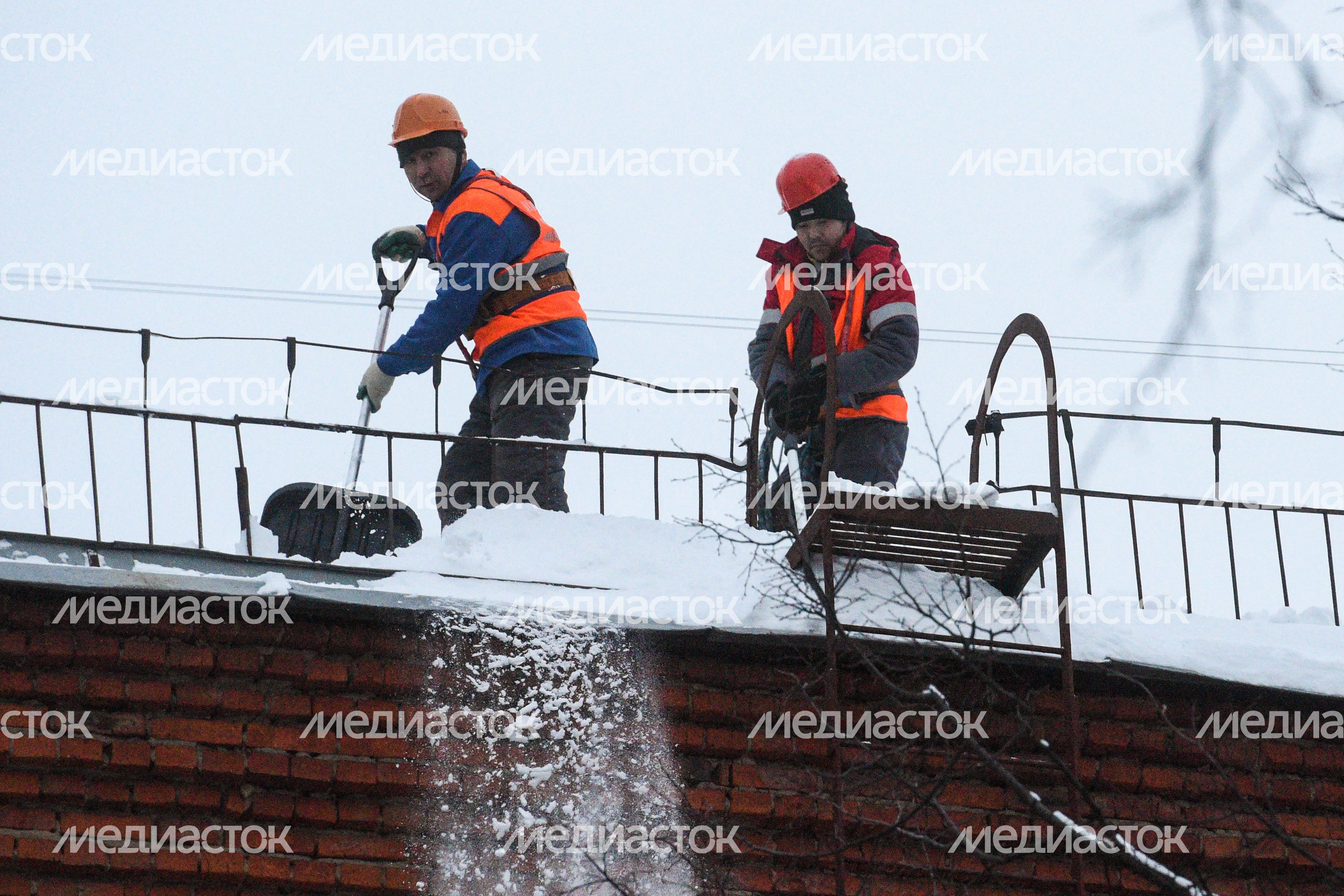 Уборка снега