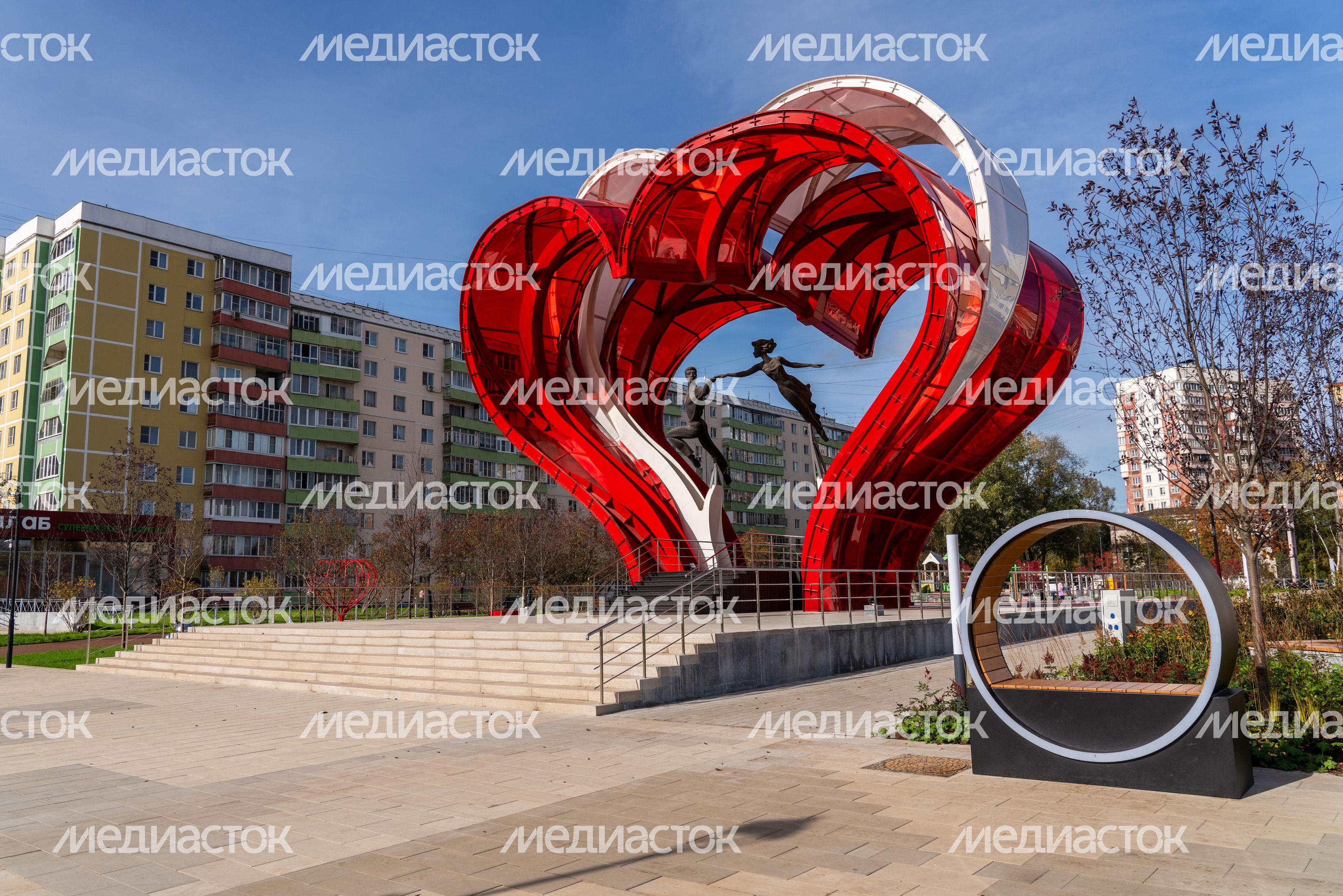 Символ города Наро-Фоминска — гигантское «Сердце» на Молодежной площади после реконструкции в 2026 году Символ города Наро-Фоминска — гигантское «Сердце» на Молодежной площади после реконструкции в 2026 году