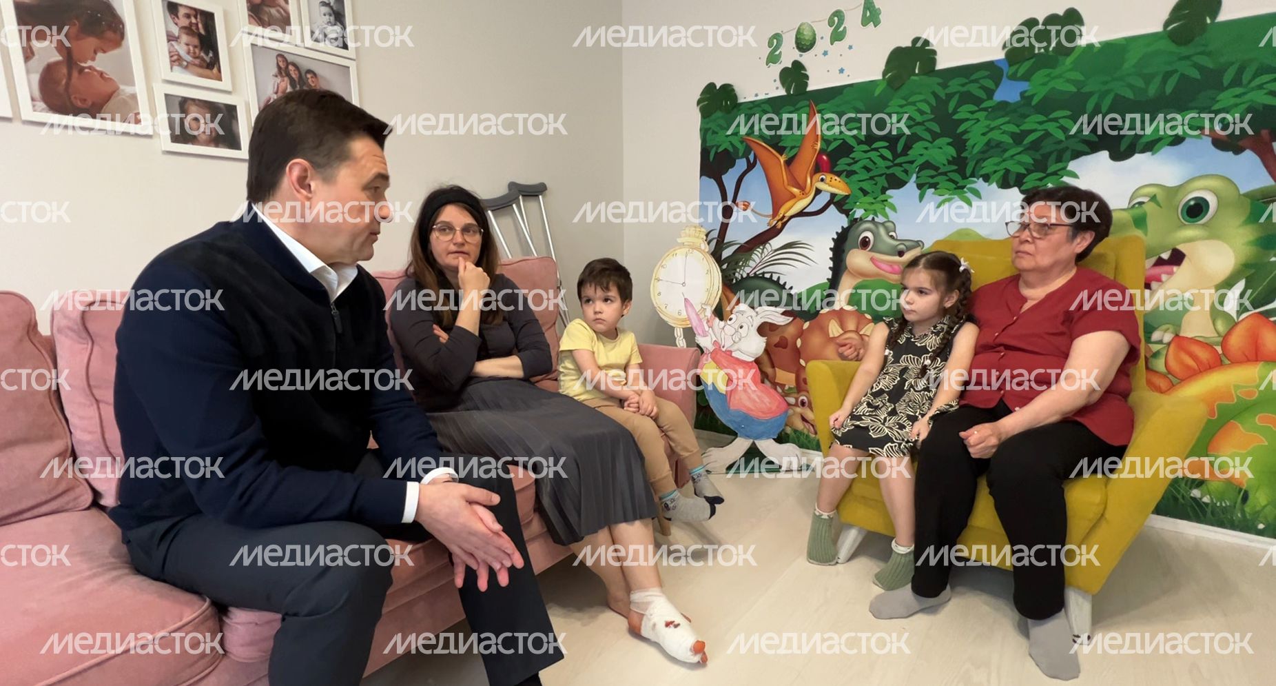 Губернатор навестил семью погибшего во время теракта в «Крокус Сити Холле»