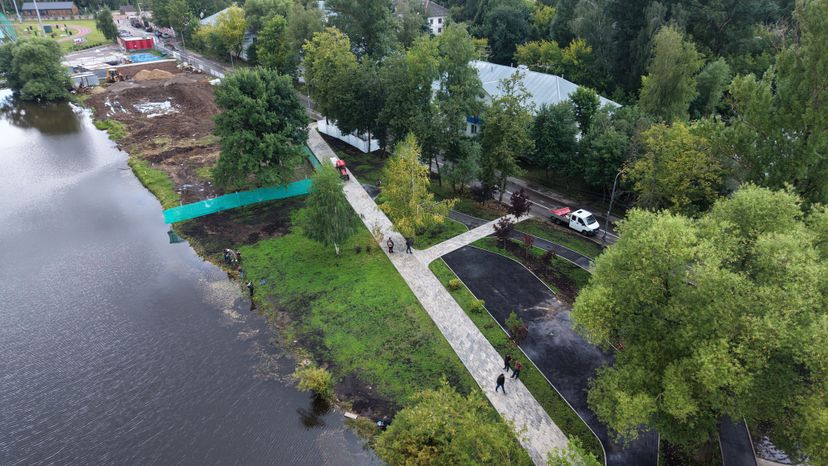 Благоустройство набережной пруда "Москвич" в Лобне