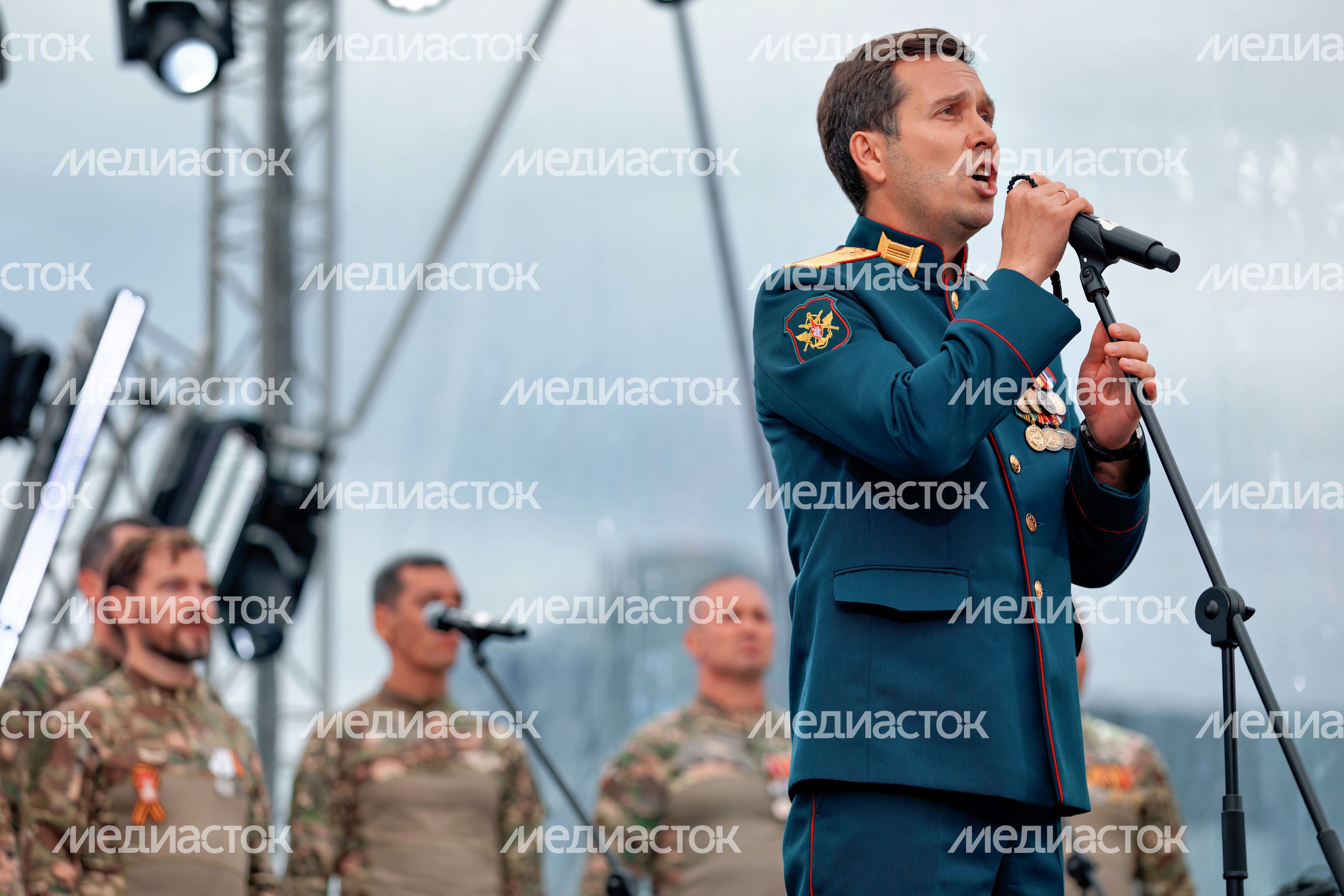 Хор защитников Отечества под руководством ветерана СВО Георгия Сызранцева на фестивале современной этнической культуры Хор защитников Отечества под руководством ветерана СВО Георгия Сызранцева на фестивале современной этнической культуры