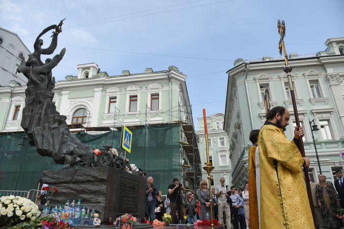 Митинг «Без слов» в память о жертвах трагедии в Беслане прошел в Москве