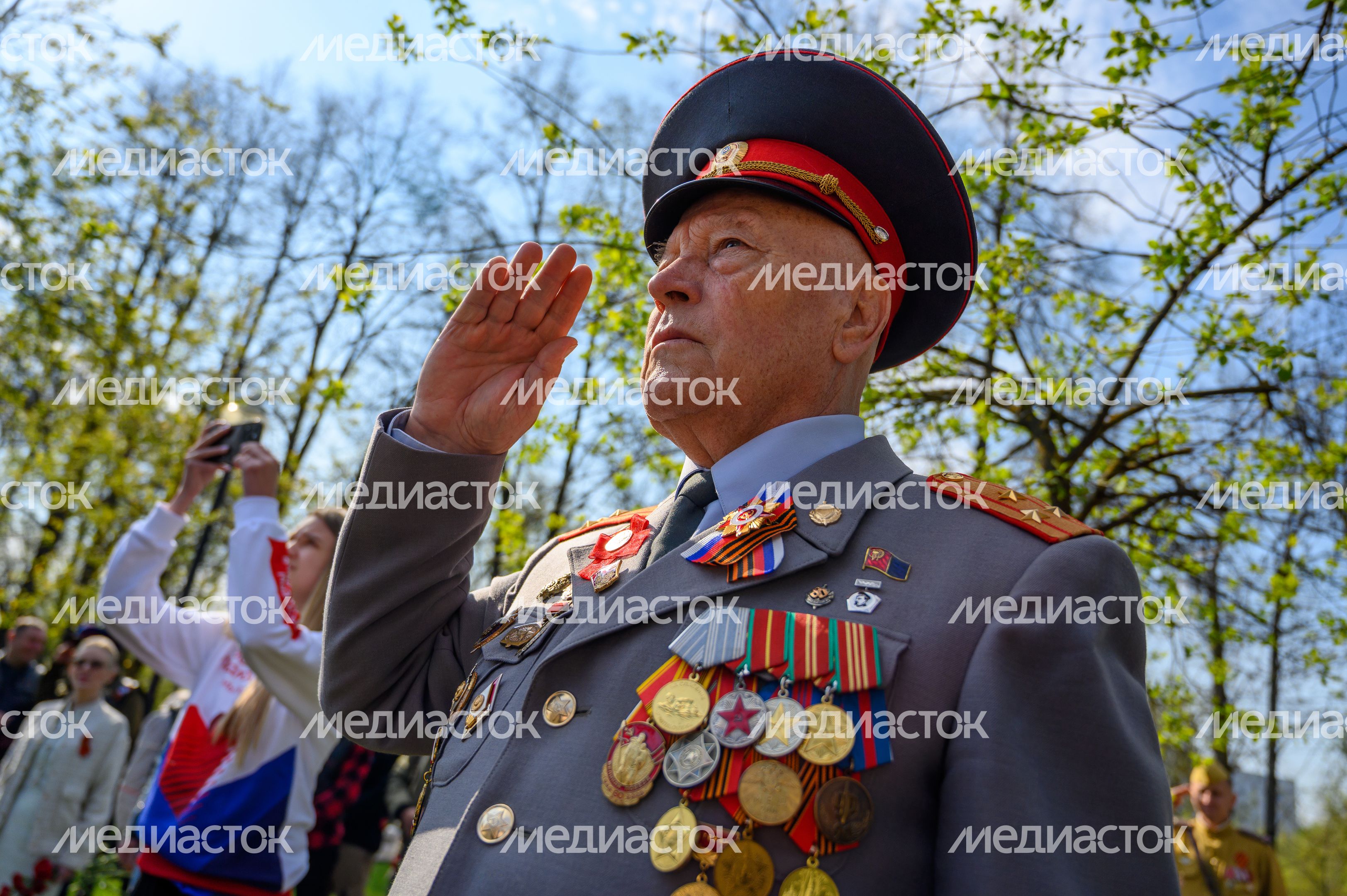 Боевые награды на кителе ветерана Боевые награды на кителе ветерана