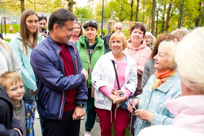 Андрей Воробьев проверил благоустройство лесопарка "Дубрава"