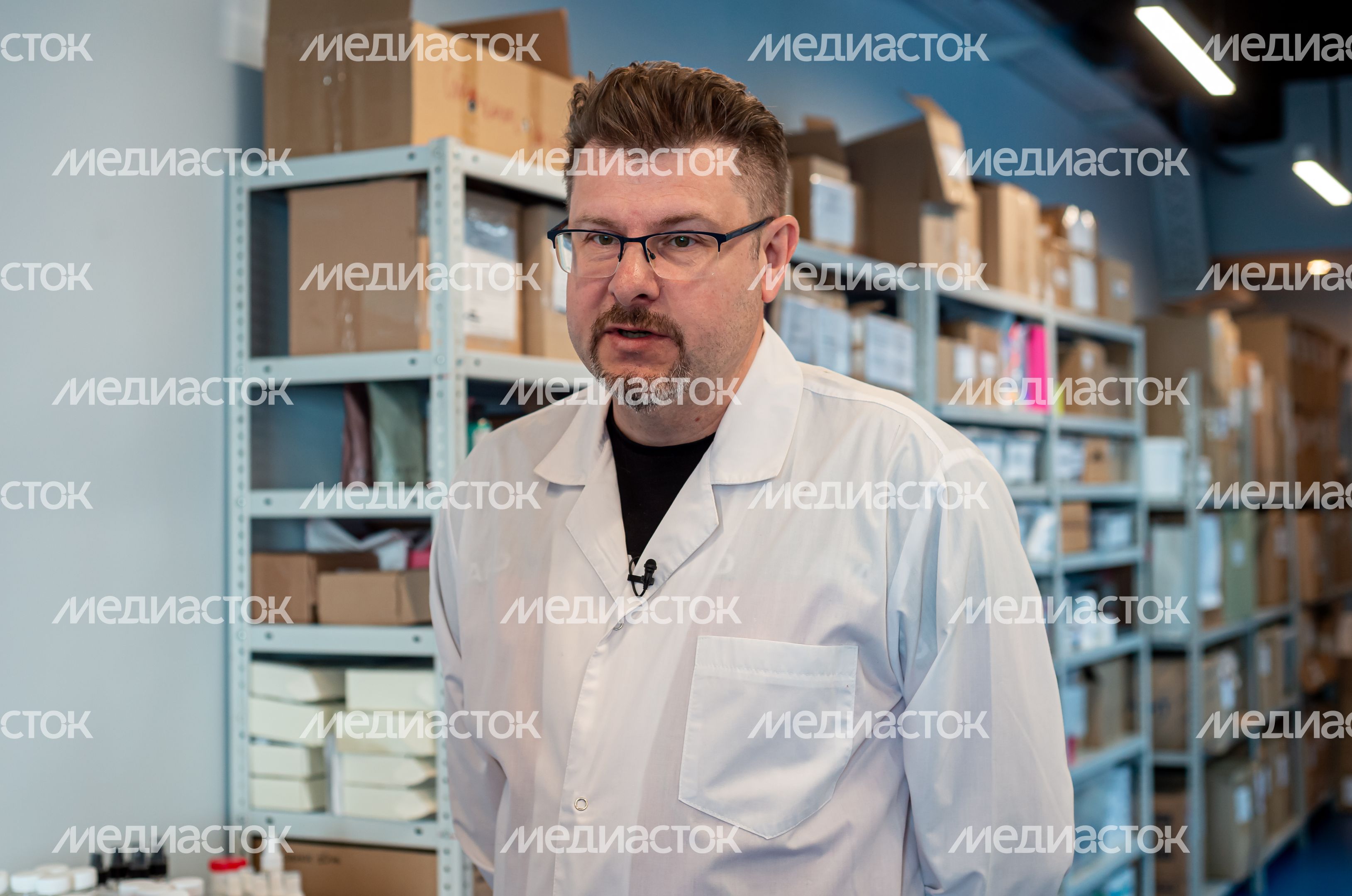 Процесс работы фабрики косметического бренда Mixit