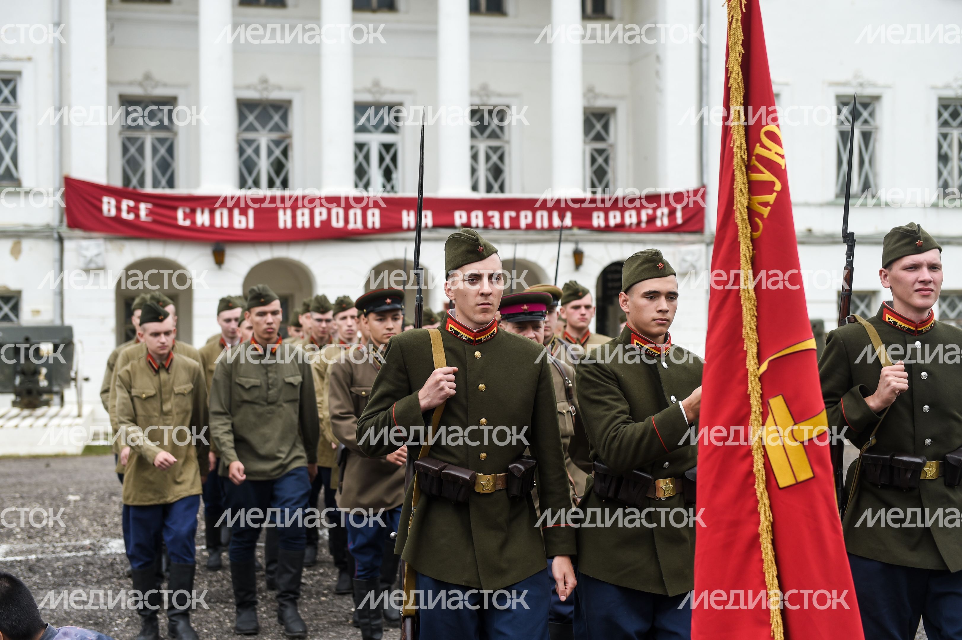 Андрей Воробьев посетил съемочную площадку фильма Ильинский Рубеж