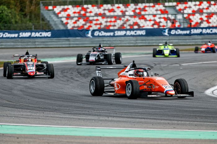 Гоночный уик-енд в Волоколамском округе на трассе Moscow Raceway
