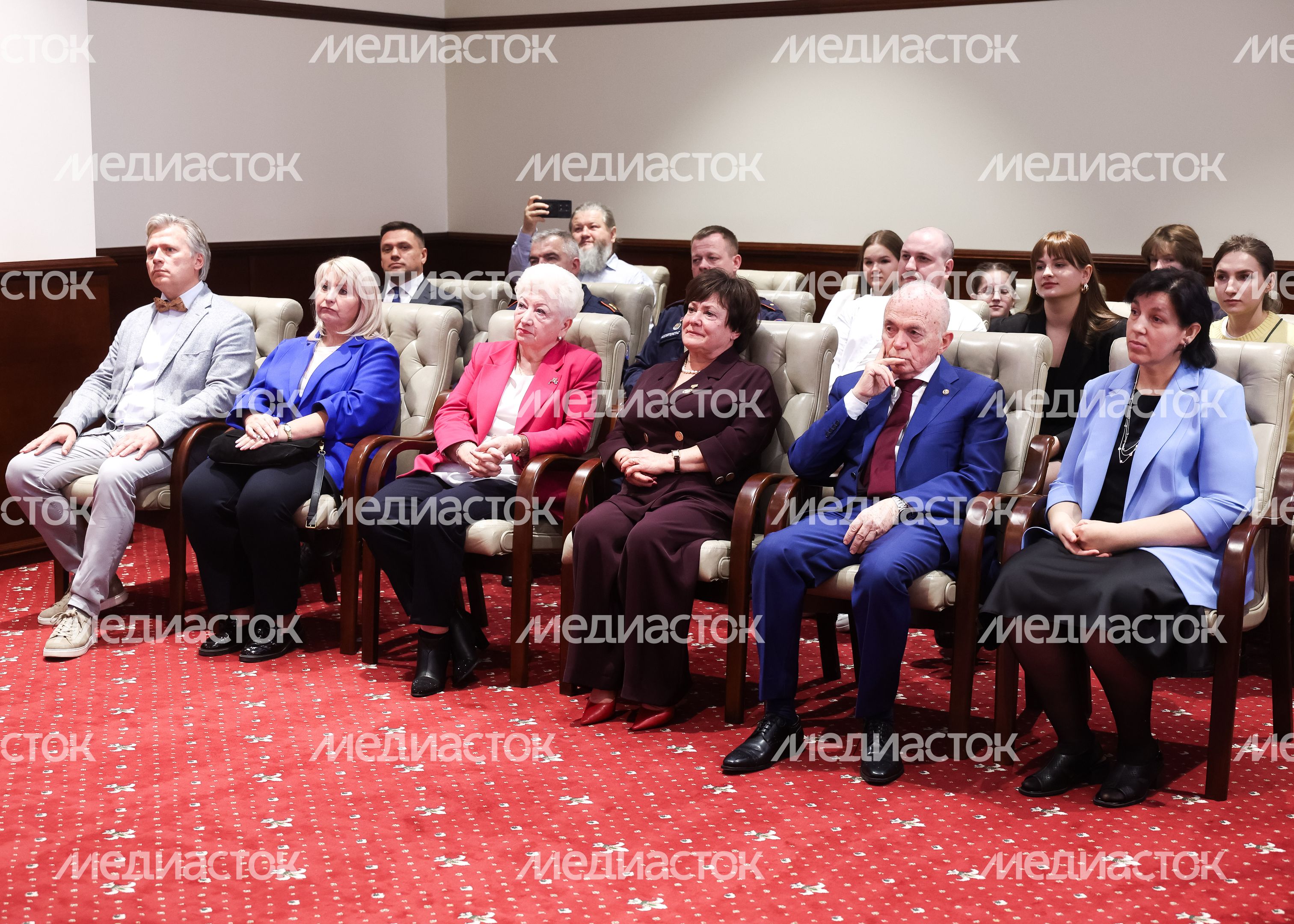 Жителей региона поздравили с Днем Московской области Жителей региона поздравили с Днем Московской области