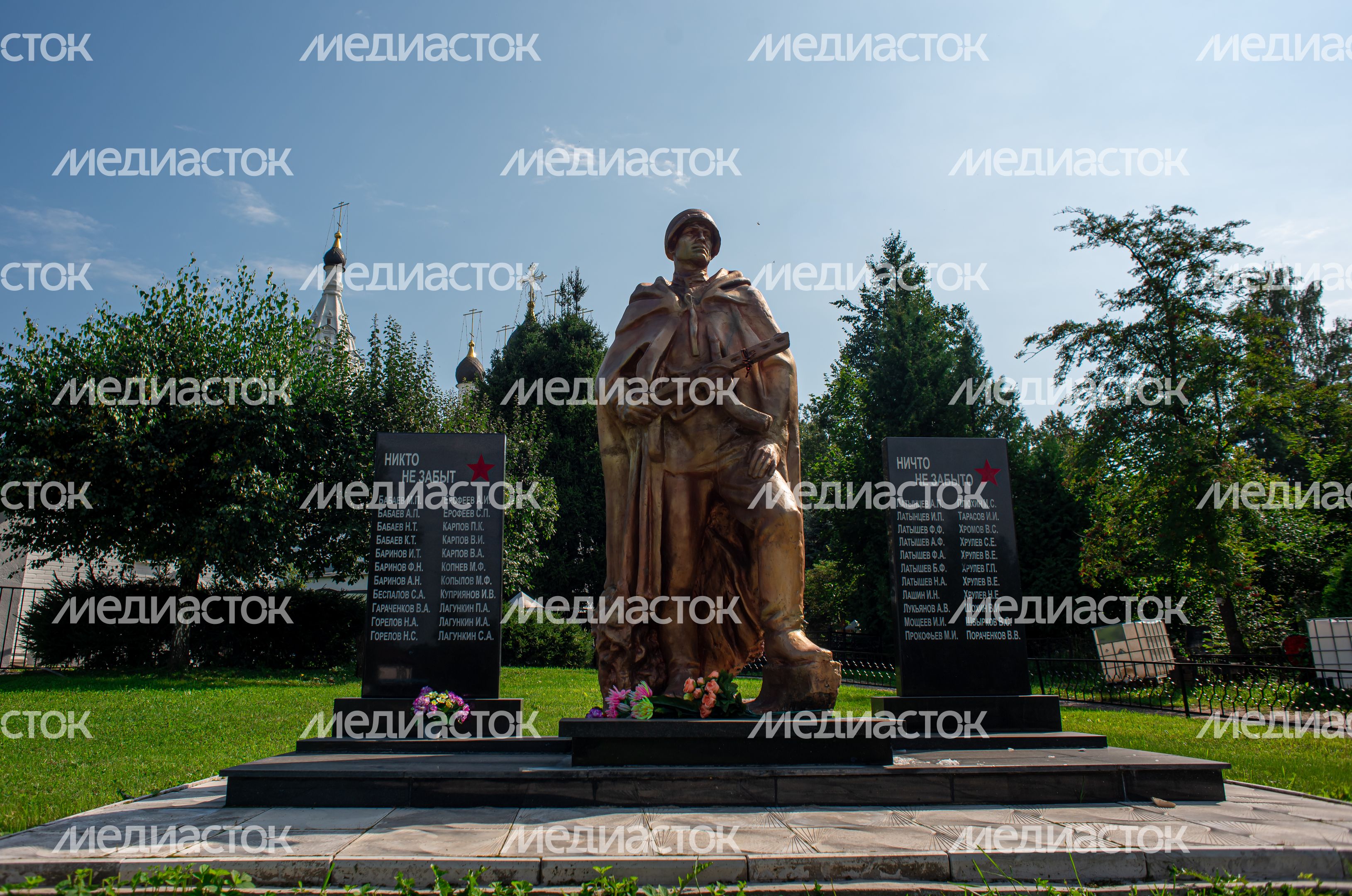 Летние виды церкви Сергия Радонежского в Комягино