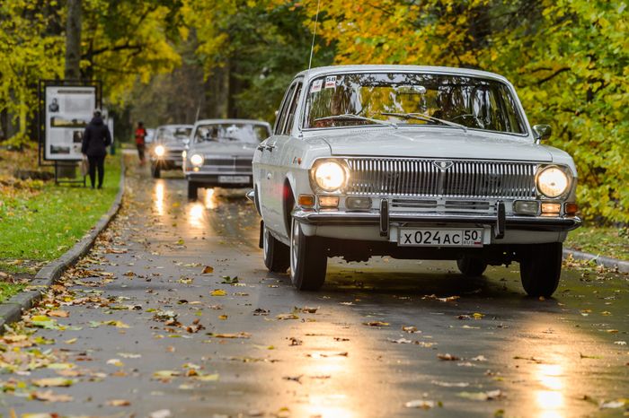 Ленинские Горки. Закрытие летнего сезона Клуба любителей автомобилей «Волга-242»