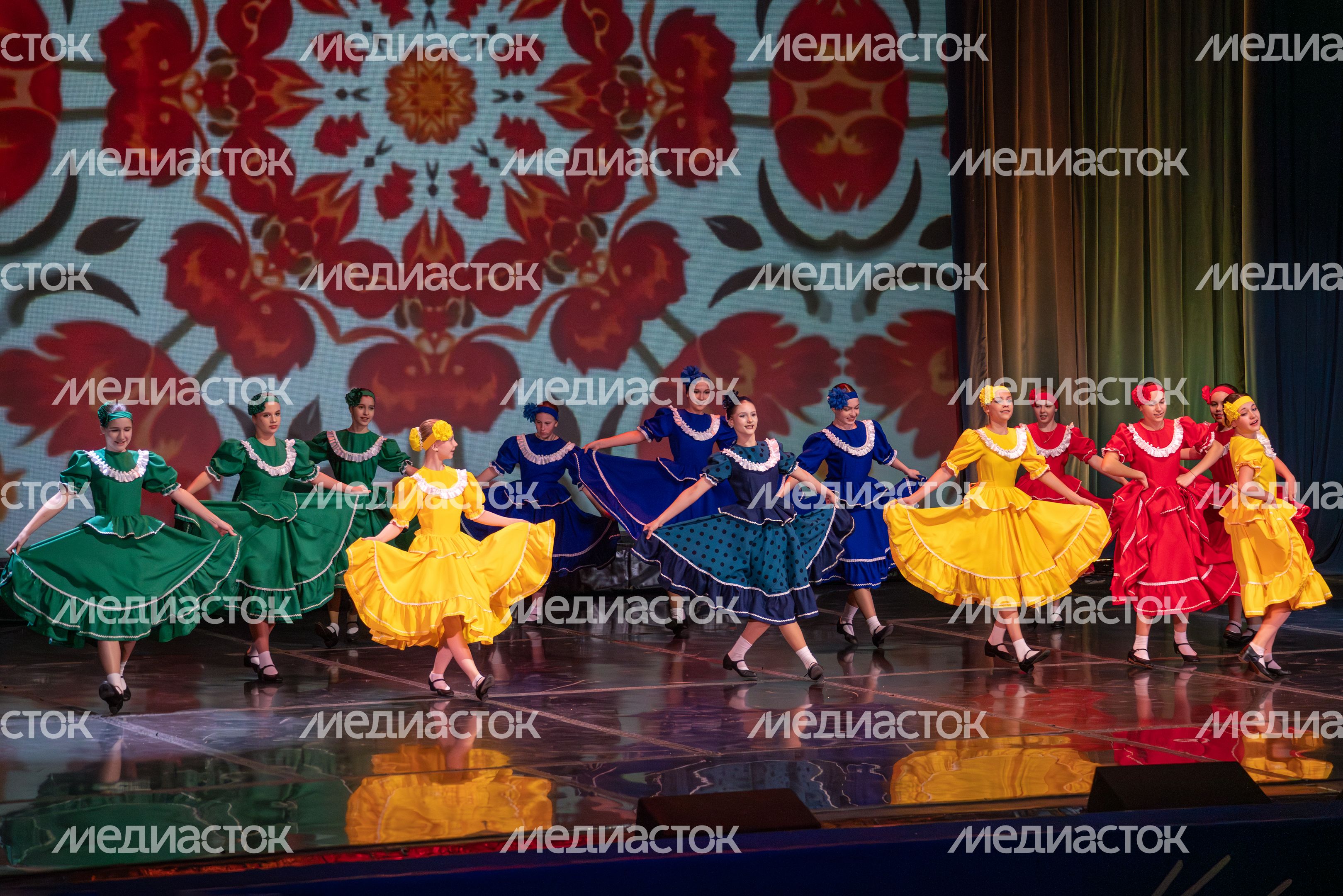 Гала-концерт творческих коллективов XXV Фестиваля творчества Красногорска «Уникум-2026» Гала-концерт творческих коллективов XXV Фестиваля творчества Красногорска «Уникум-2026»