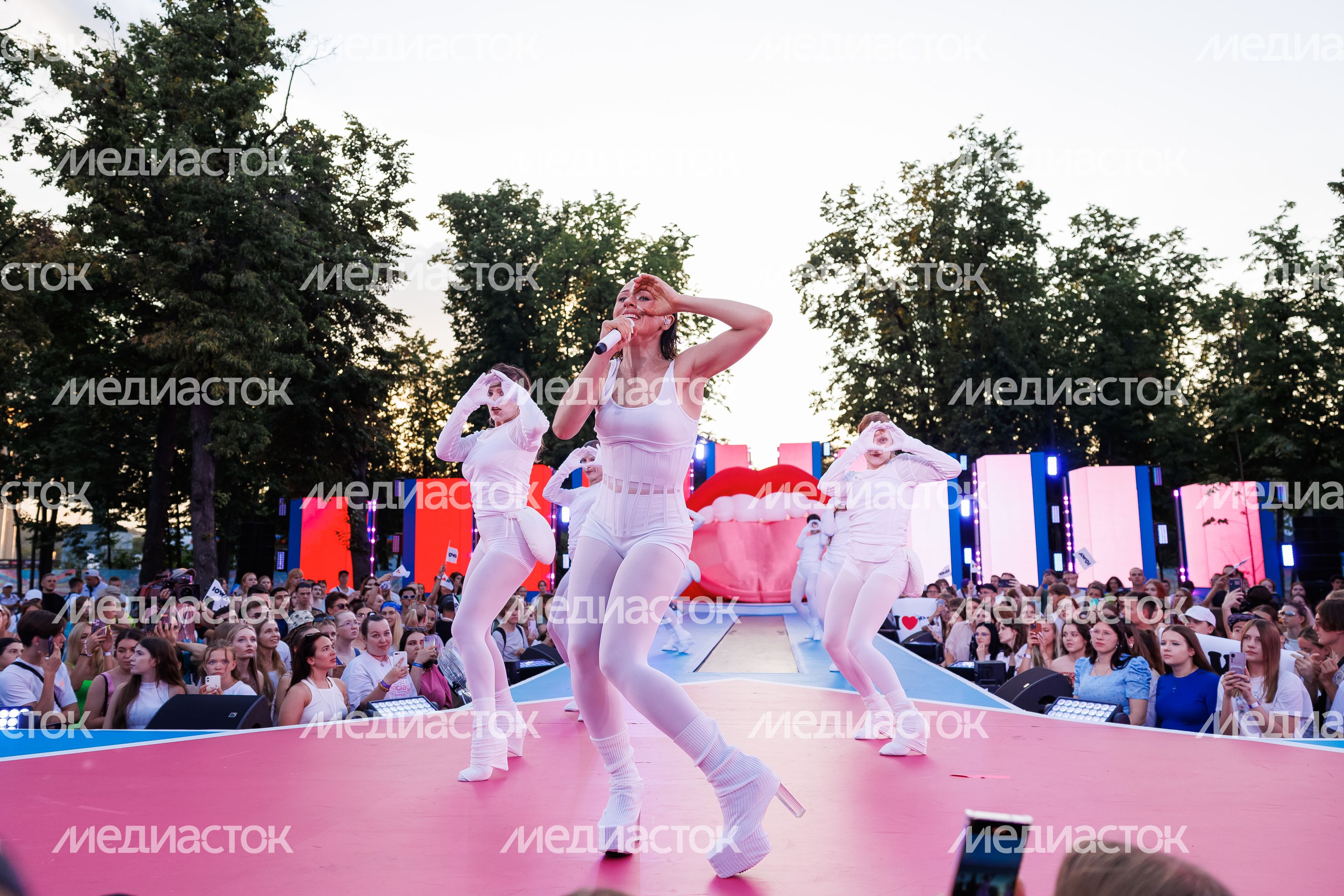 Второй день VK Fest -2024 в московских "Лужниках" Второй день VK Fest -2024 в московских "Лужниках"