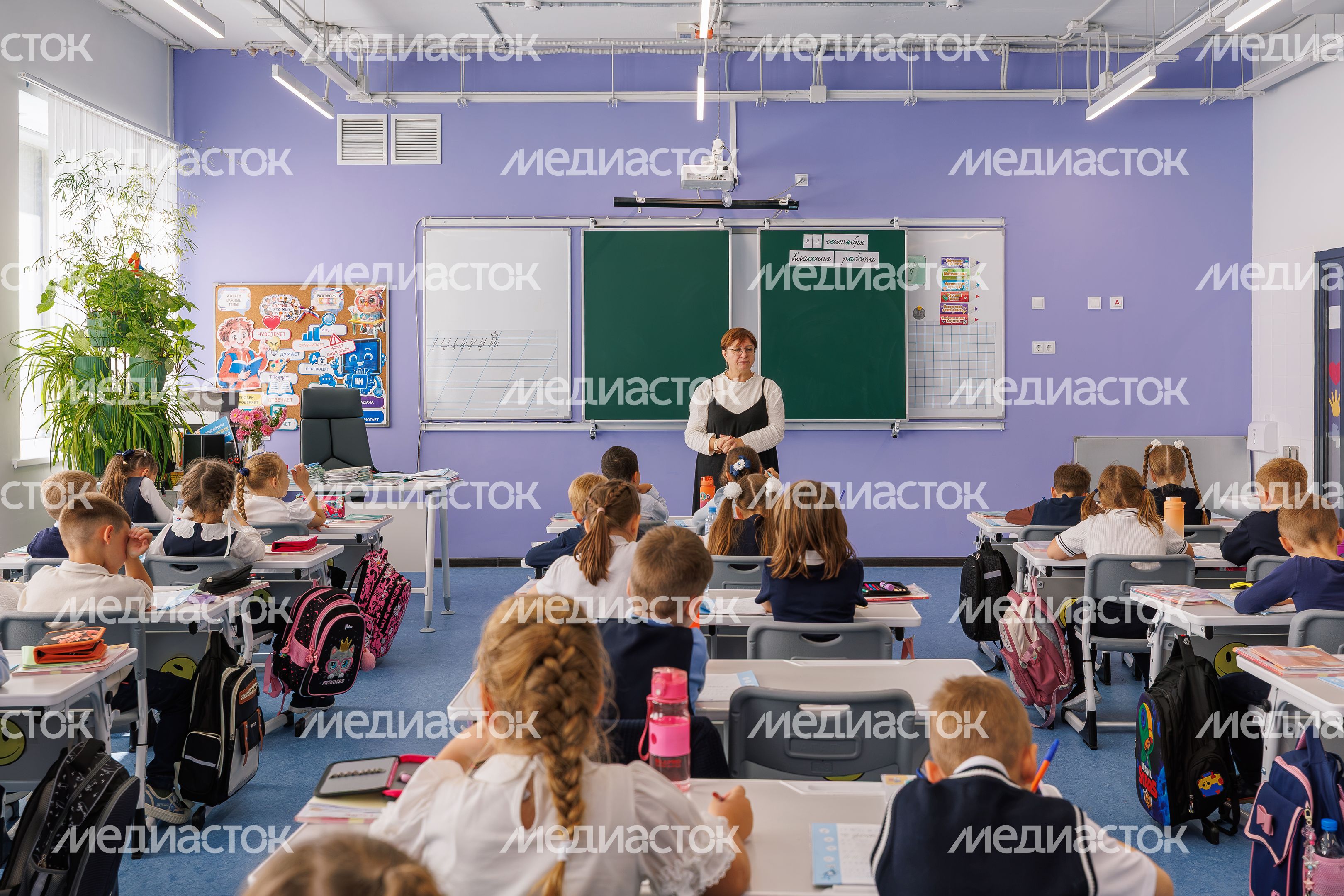Урок для учеников начальных классов в новом корпусе Гимназии №6 в Солнечногорске Урок для учеников начальных классов в новом корпусе Гимназии №6 в Солнечногорске