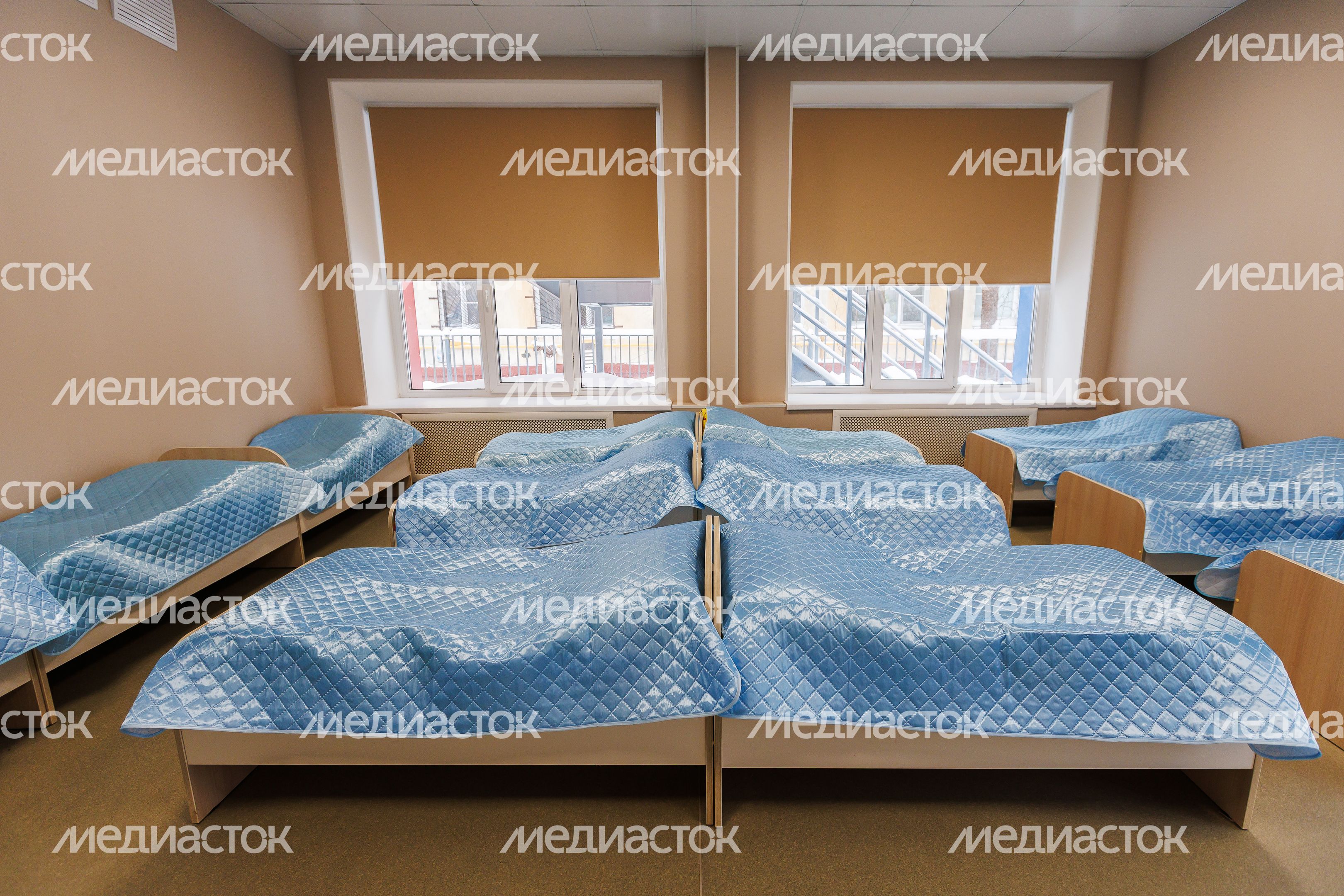 Спальня для детей в детском саду лицея №5 после капремонта в Королеве Спальня для детей в детском саду лицея №5 после капремонта в Королеве