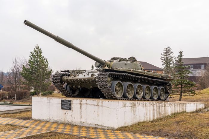 Памятник военной технике в п. Колюбакино Рузского округа