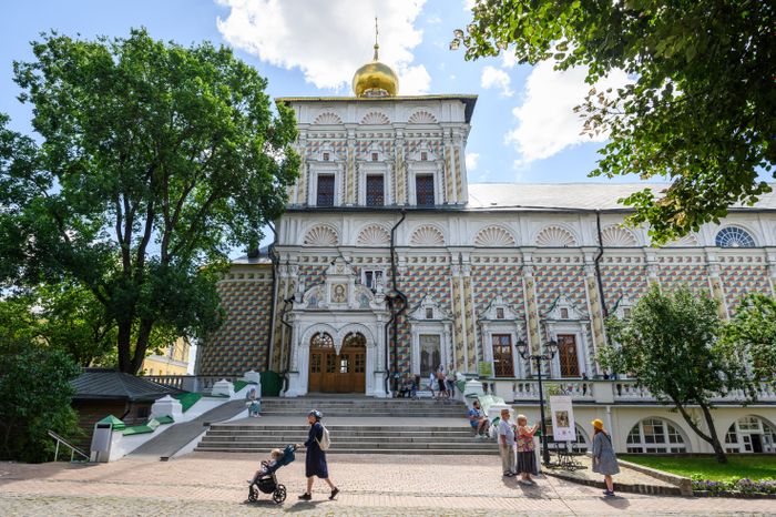 Солнечная Свято-Троицкая Сергиева лавра