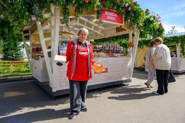 Ярмарка продуктов питания, произведенных в Подмосковье, на гастрономическом фестивале «Вкусы России» 2026 на ВДНХ