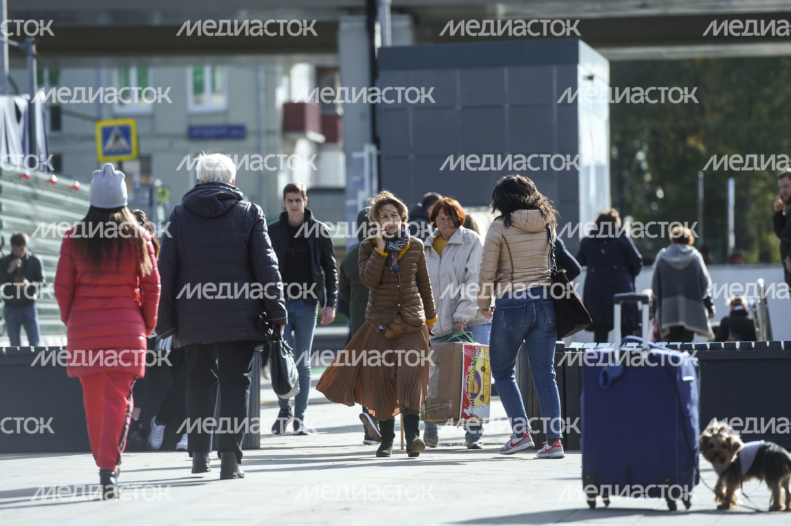 Пенсионеры на улицах Москвы