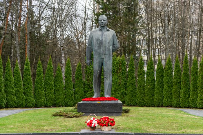 Памятник Юрию Гагарину в Звездном городке
