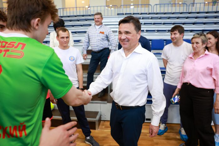 Андрей Воробьев посетил ФОК "Арсенал" в Можайском муниципальном округе