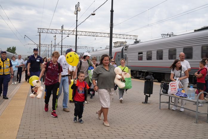Семья из Подмосковья взяла под опеку 9 детей из ДНР