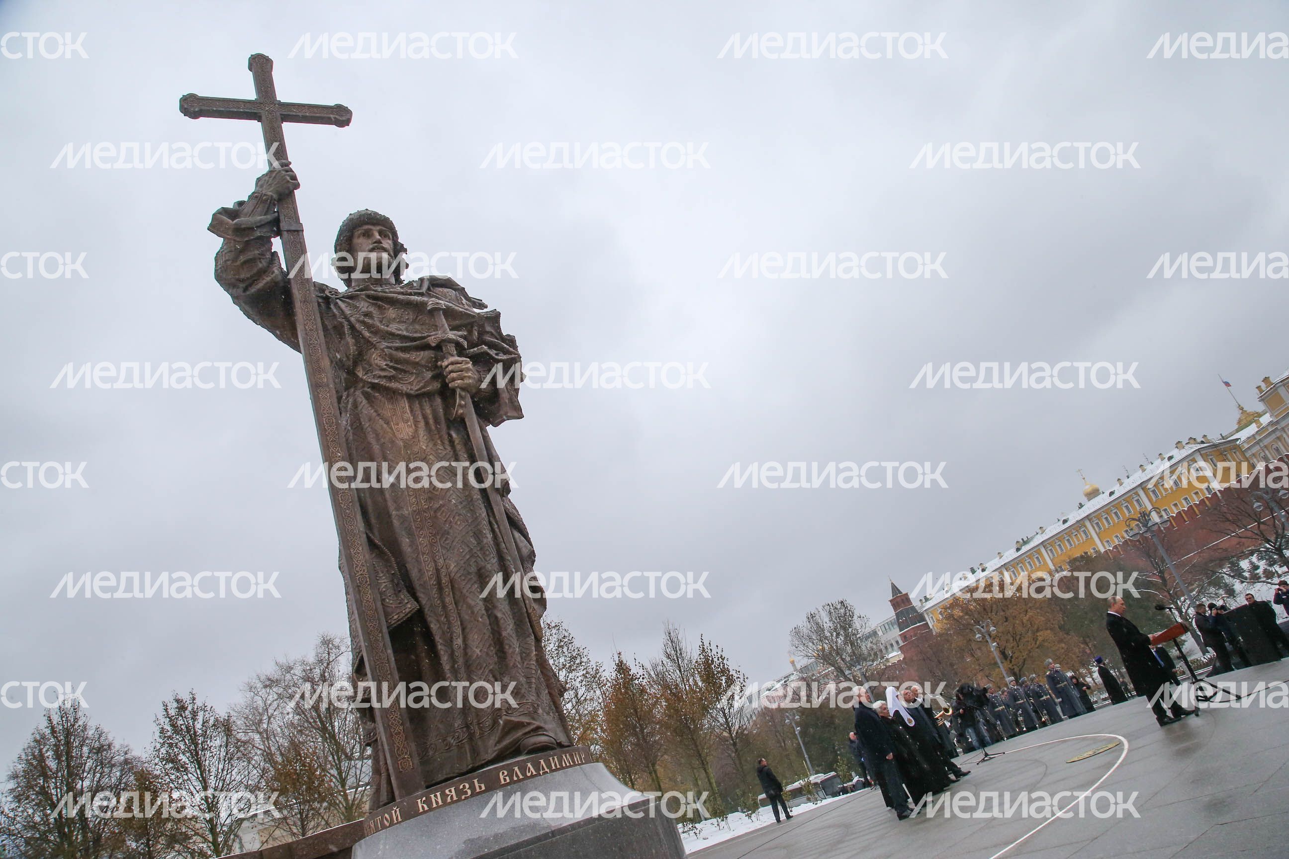Торжественное открытие памятника князю Владимиру в Москве