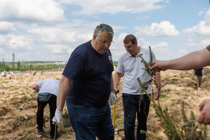 Кирилл Григорьев с командой принял участие во Всероссийской акции «Сад памяти»