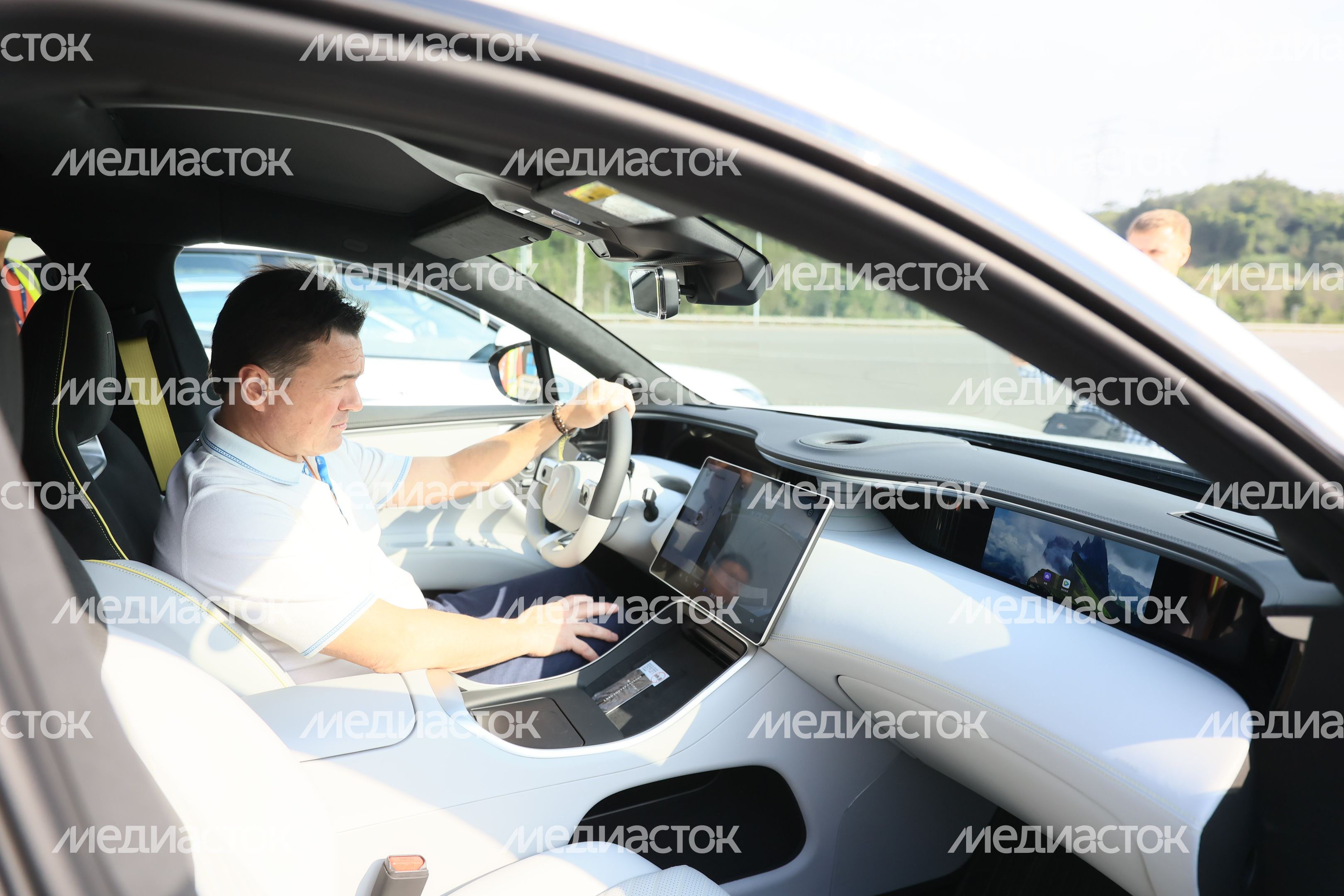 Посещение автозавода Changan Automobile Group в Китае Губернатором Подмосковья
