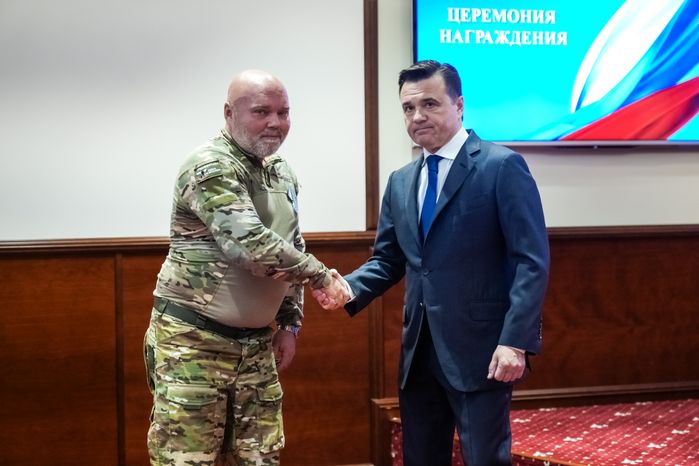 Андрей Воробьев вручил награды бойцам подразделений БАРС