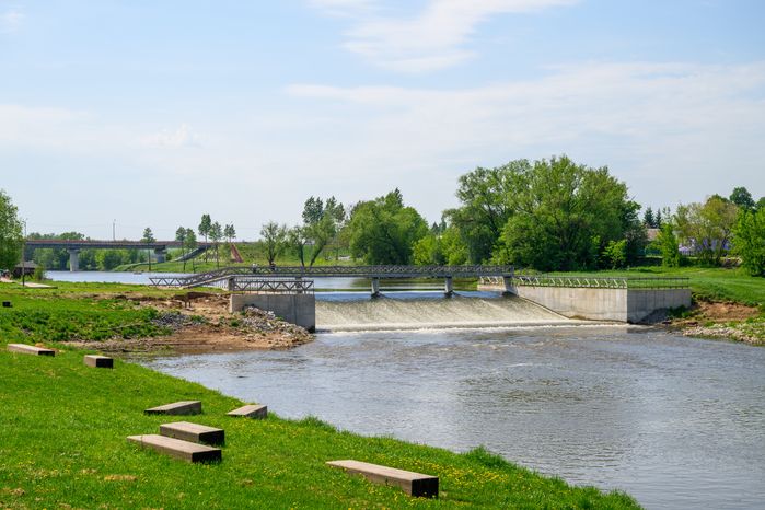 Зарайская плотина на реке Осетр