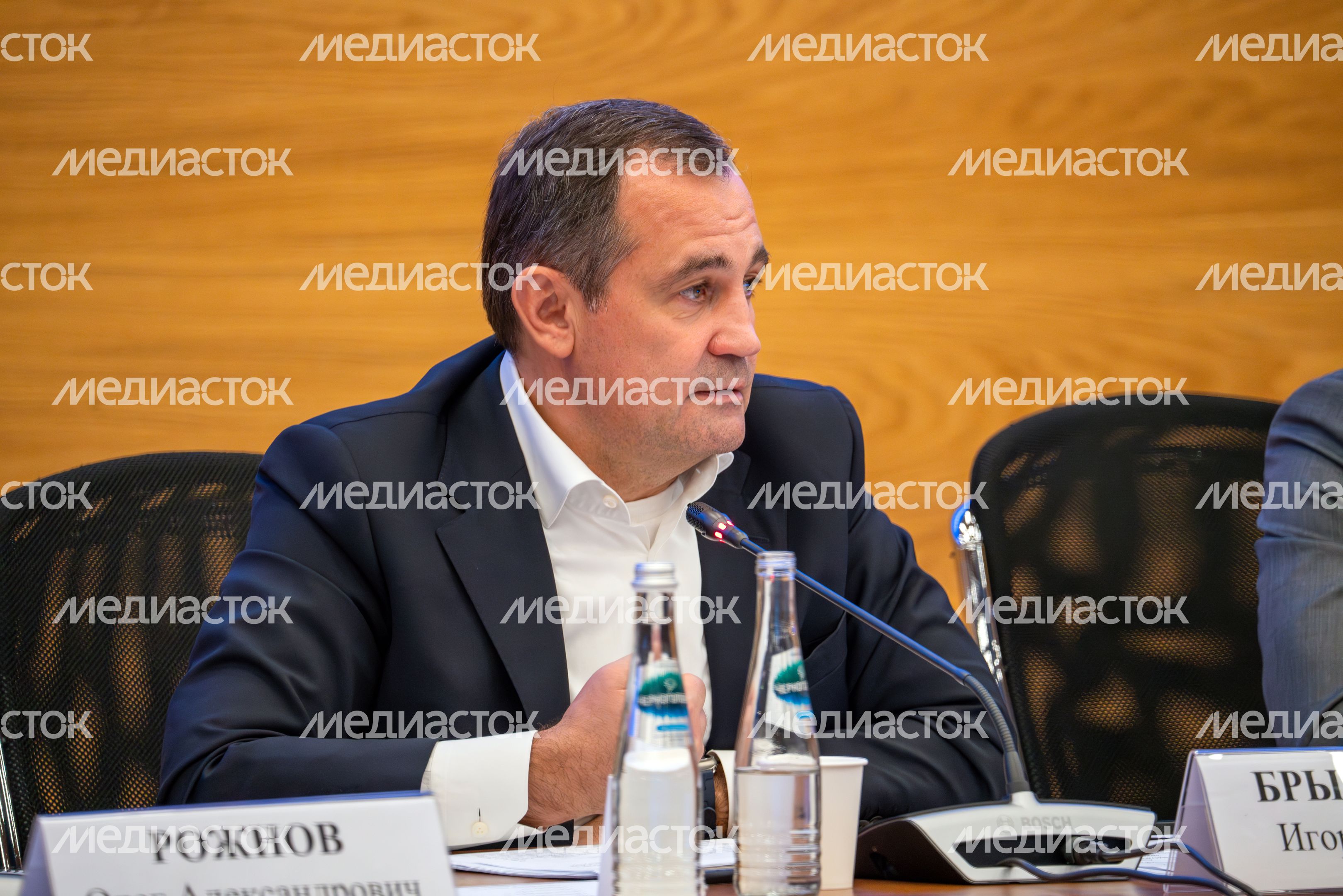 Председатель Московской областной Думы Игорь Брынцалов на открытой трибуне в Мособлдуме Председатель Московской областной Думы Игорь Брынцалов на открытой трибуне в Мособлдуме