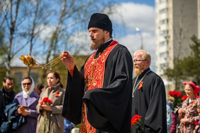 Патриотическая акция "Вахта Памяти" у Мемориала Славы в Королеве