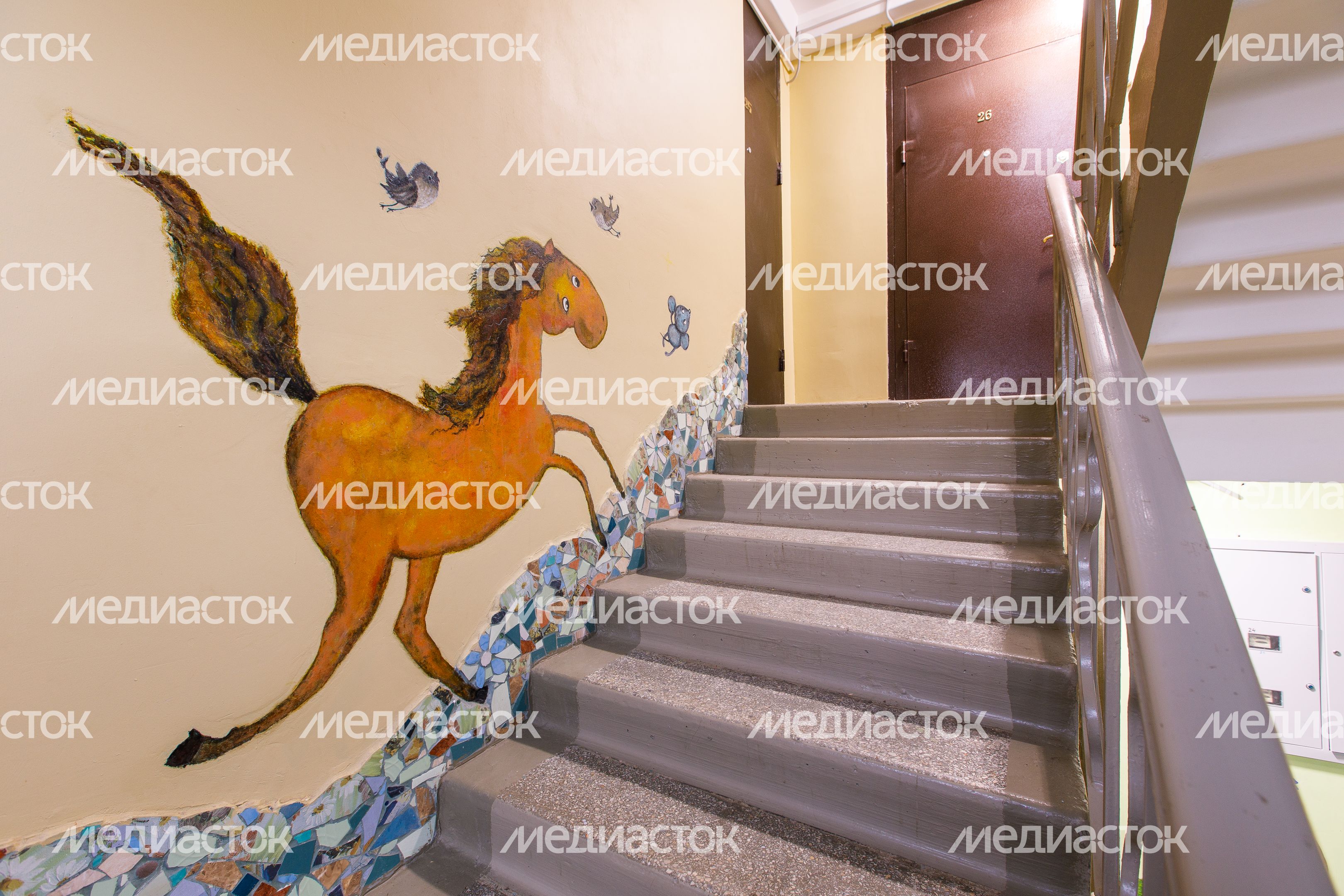 Клин. Дом № 9, п. № 2 — победитель конкурса «Лучший подъезд» Клин. Дом № 9, п. № 2 — победитель конкурса «Лучший подъезд»